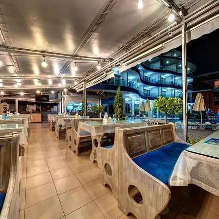Blue Bay فندق 3*